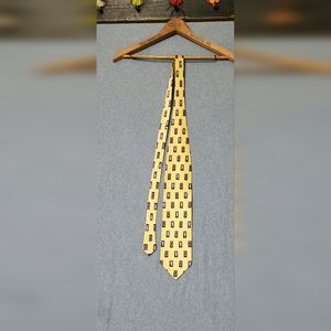 Dimoggio purr silk yellow mirror print neck tie. 57" long